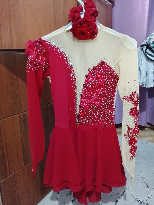 Продам платье для фигурного катания