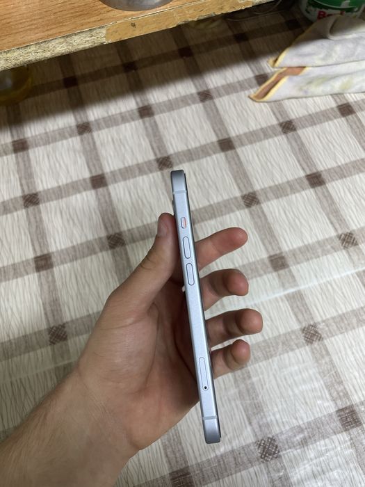 Айфон 15 на гарантии