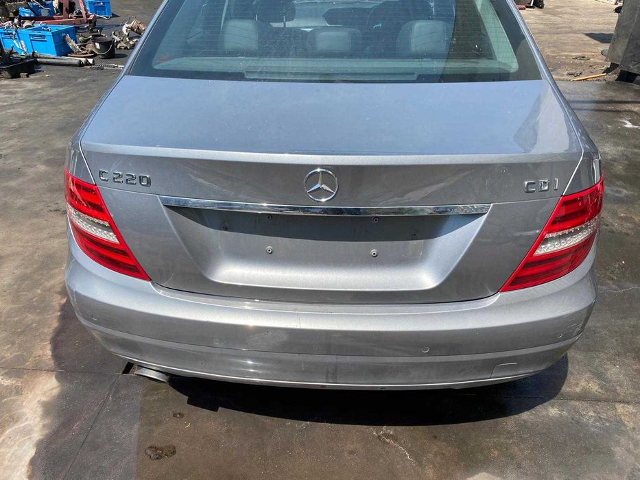 Dezmembrez mercedes c class w204 facelift 2.2 euro 5/bara w204/far