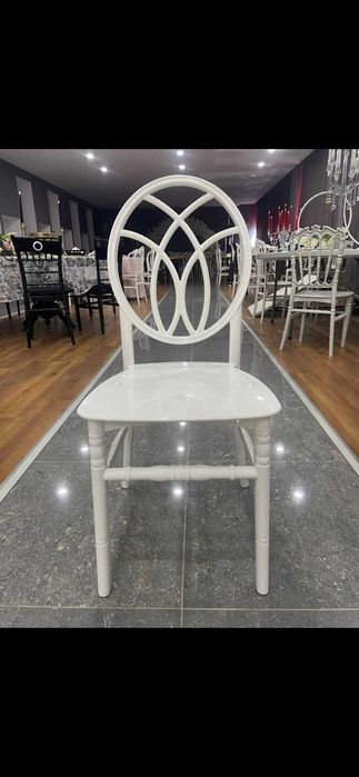 Vand scaune si mese pentru evenimente (si inchiriem)