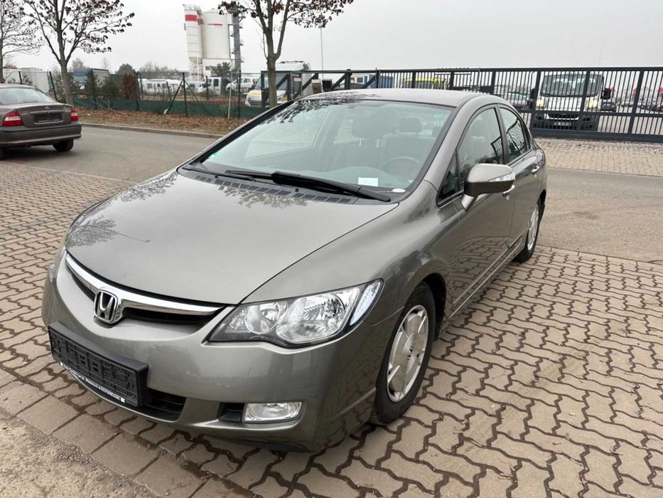 Inchirieri auto masina Rent a Car Honda Hybrid cutie Automata