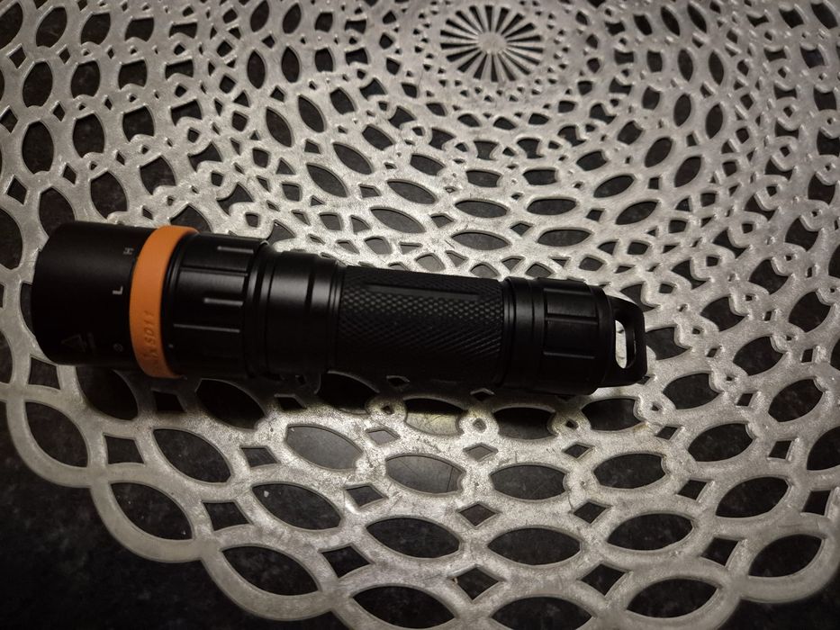 vand lanterna scufundari-subacvatica Flashlight Fenix SD11