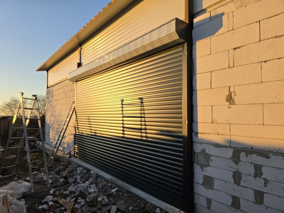 uși garaj rulou aluminiu
