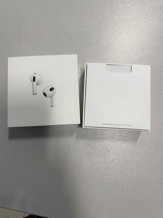 Apple airpods безжични слушалки gen 3