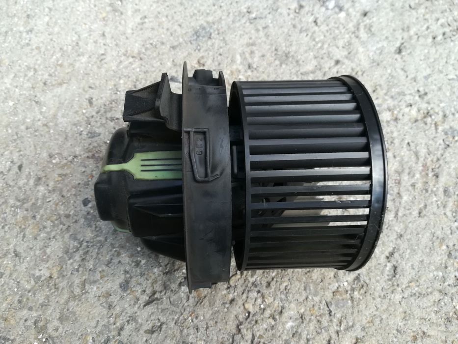 Peugeot Пежо 207 вентилатор моторче мотор реостат радиаторче парно