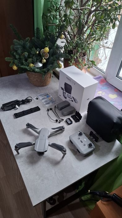 Дрон / квадрокоптер DJI Mavic Air 2 fly more combo