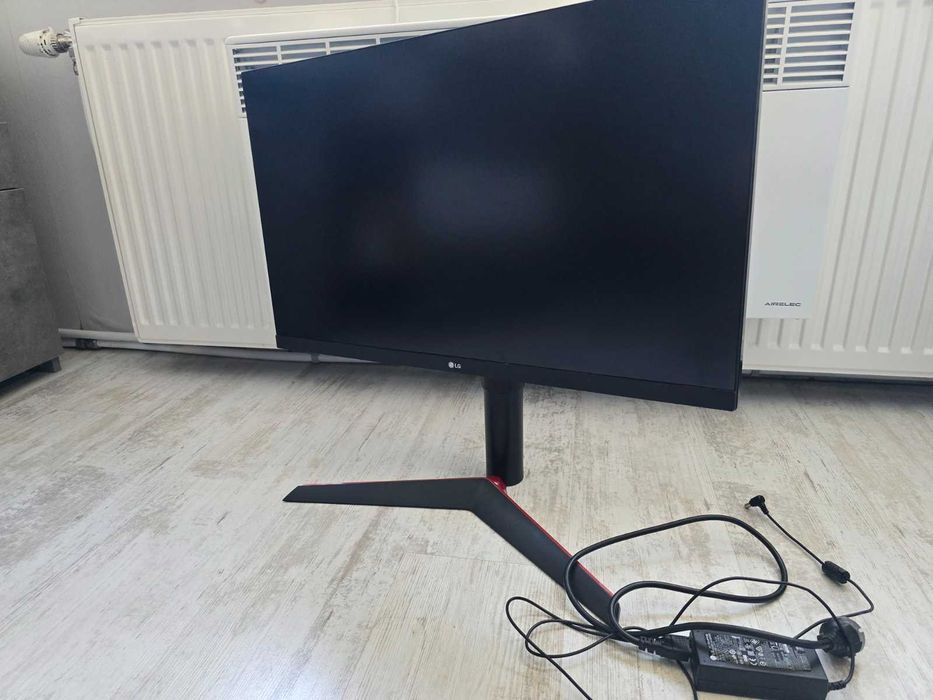 НЕРАБОТЕЩ - Геймърски Монитор LG 144Hz 27GL650F-B - за части или ремонт