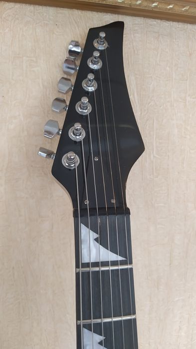 Продается Электрогитара Stratocaster !