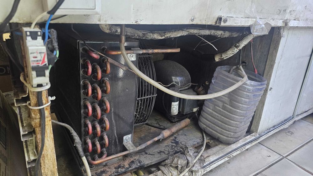 Холодильник витринный