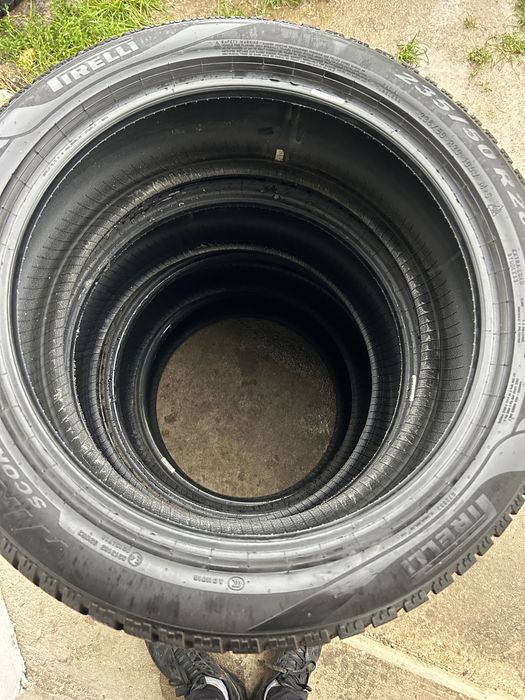235 50 20 Pireli iarna dot 2024