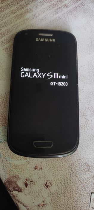 Самсунг   с 3 мини в хорошем состоянии
