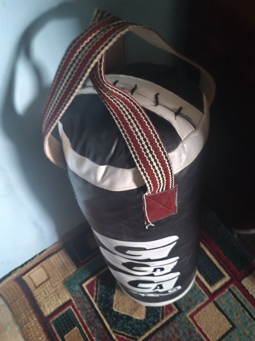 Продам грушу боксёрскую