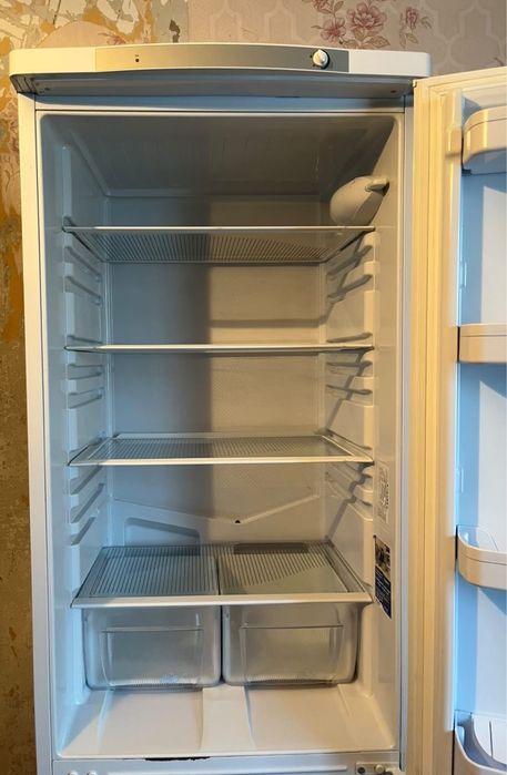 Холодильник indesit
