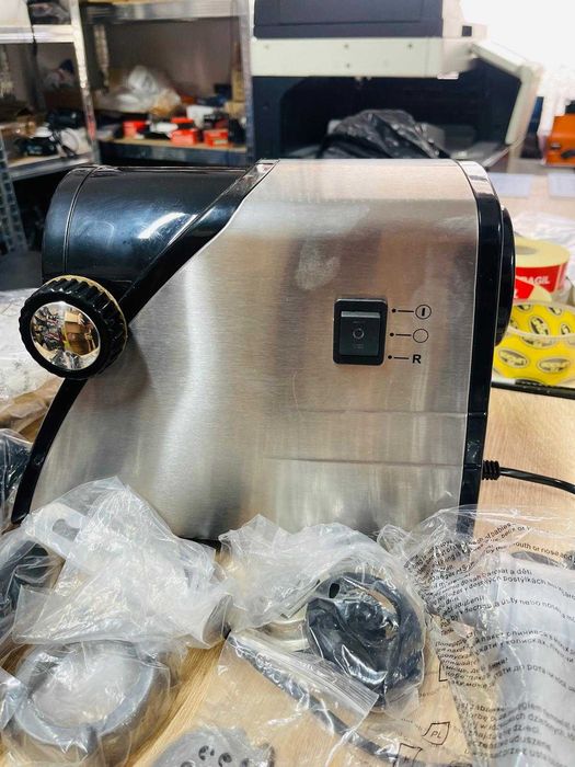 Mașină de tocat carne ProfiCook FW 1060 , 3 discuri, 1000 W