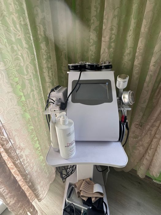 Продавам професионален козметичен апарат за тяло