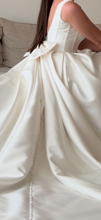 Rochie de Mireasa model deosebit din tafta mikado !