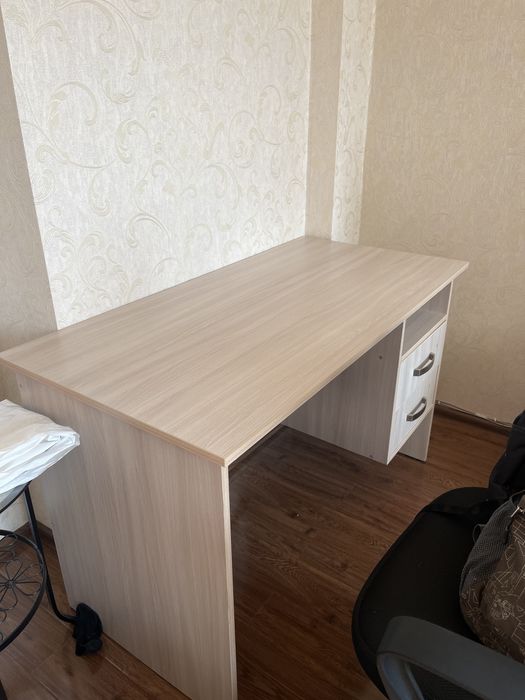 Стол рабочий дерево