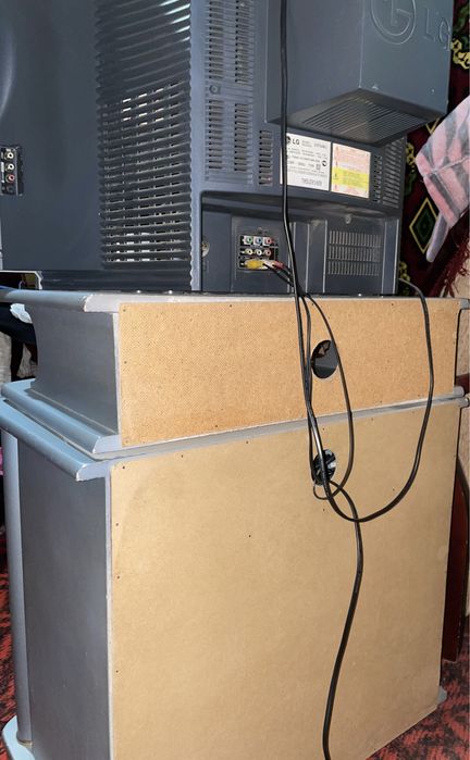 Телевизор LG RT-21FX4RG Flatron