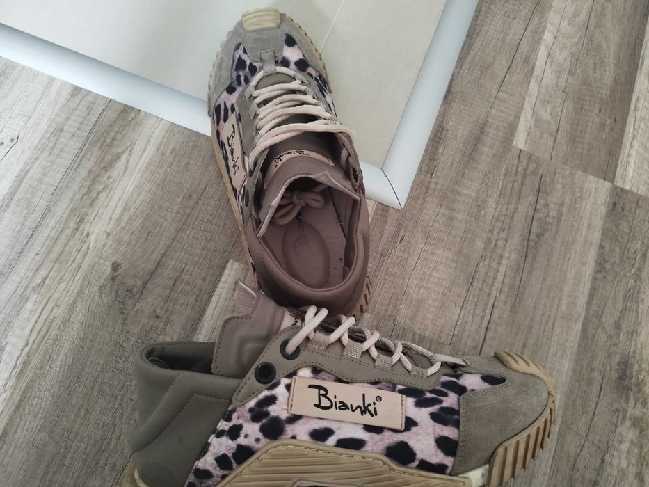 Нова цена-135лв!!!Сникърси Bianki