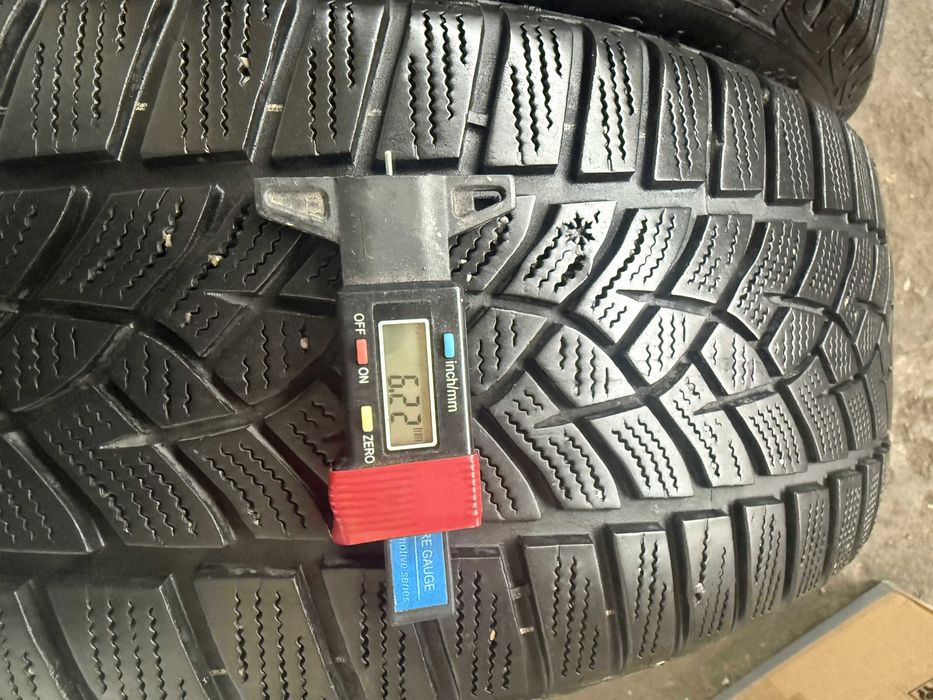 2x Anvelope iarna 215/55 R17 - GoodYear Ultra Grip Performance +