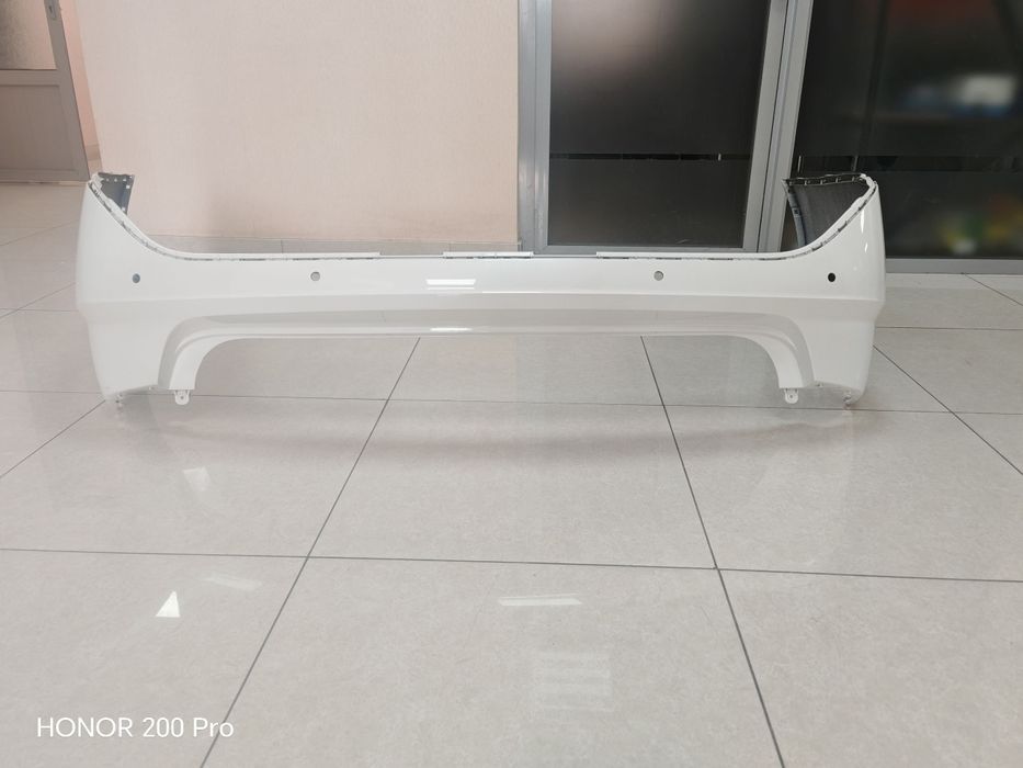 Хундай саната бампер после реставрации состояние хорошее  белого цвета