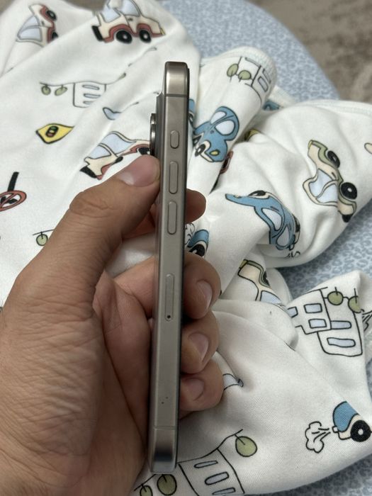 Айфон 15 про.