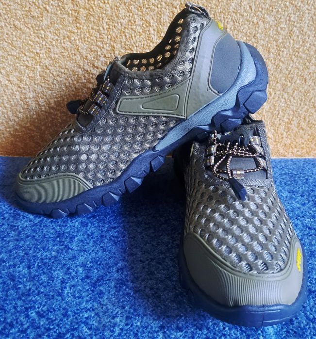 Кроссовки новые, размер 40-41