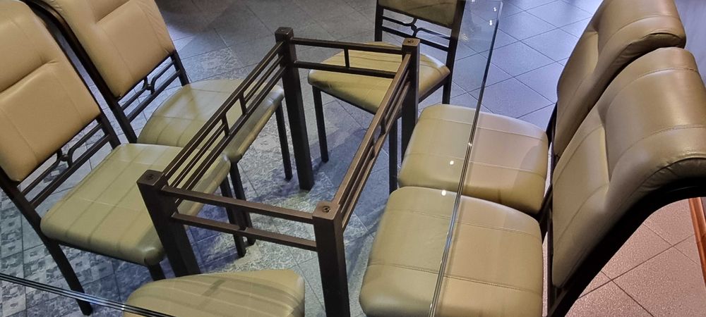 Маса за хранене с 6 кожени стола