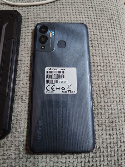 Infinix HOT 12 PLAY