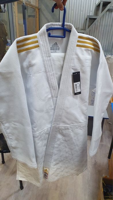 Adidos champain 2 orignal kimano license 750 gram 100% Good qulity