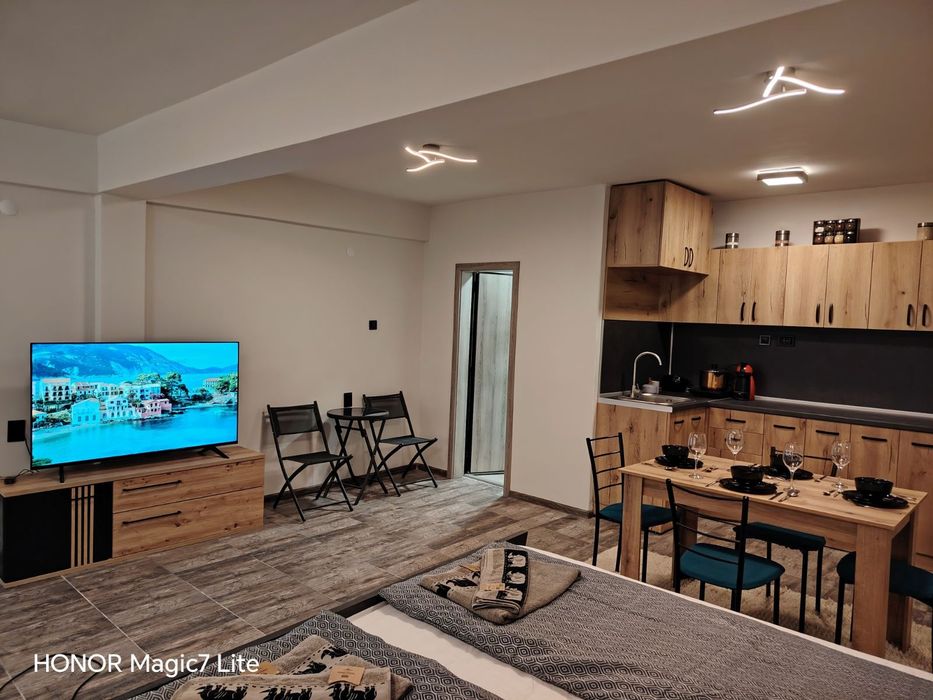 Студио за един, двама или трима