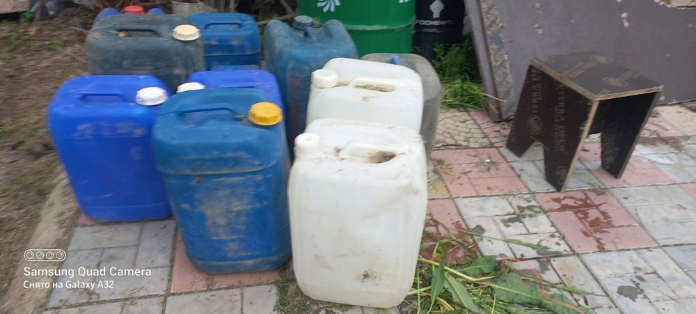 Канистра разные буу