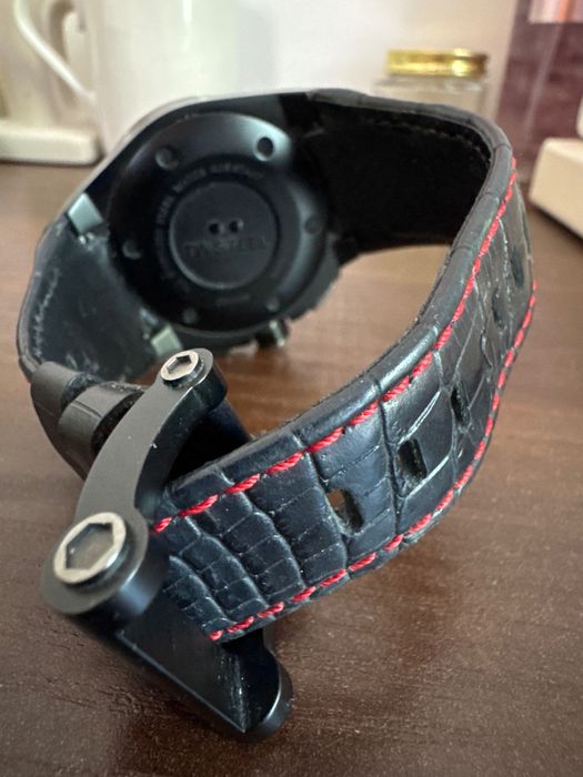 Часовник TW Steel