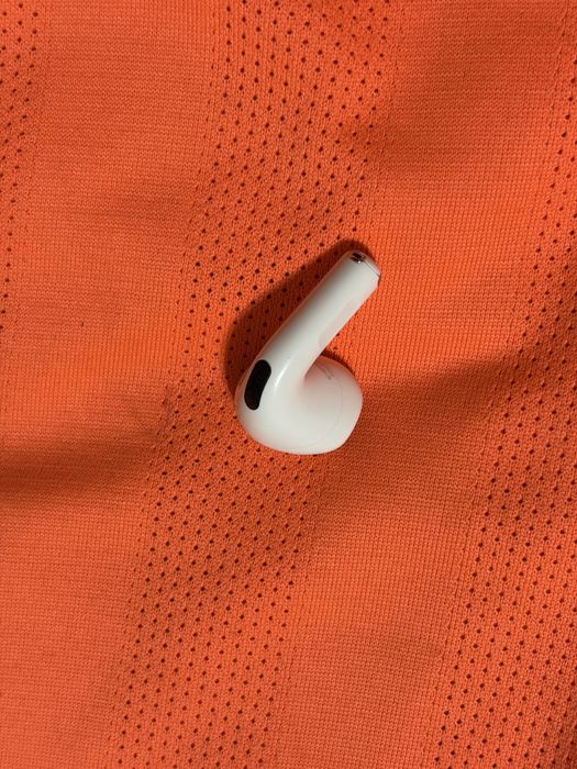 Левое ухо Airpods 4 оригинал