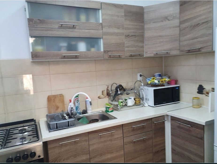 ÎNCHIRIEZ CASĂ 3 CAMERE ÎN ZONĂ CENTRALĂ
Nu accept animale de companie