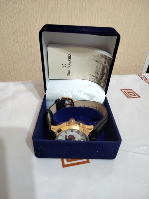 Продам часы, часы.