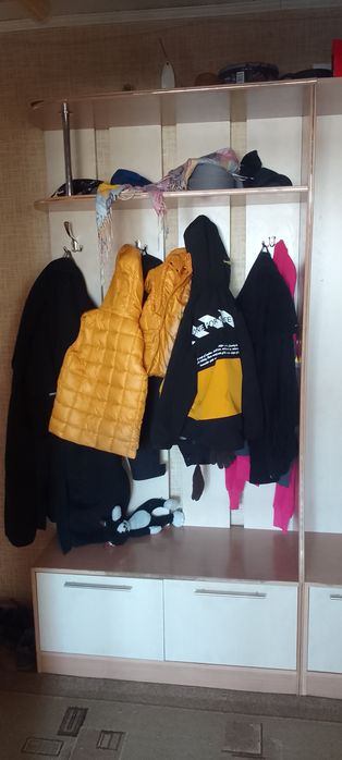 Продам прихожую мебель