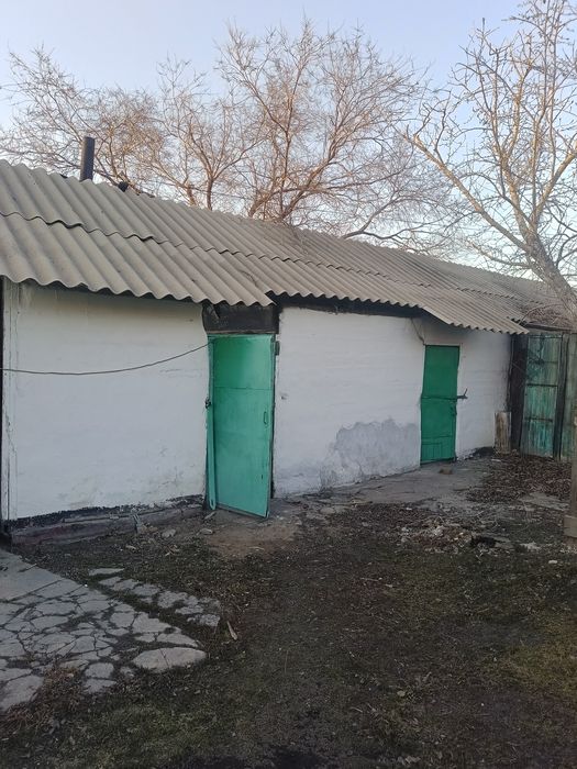 Срочно обменяем 2 дома на квартиру