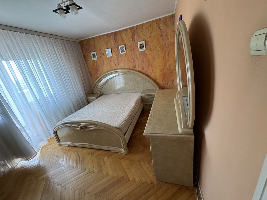 Inchiriez apartament 3 camere bd Constantin Brancoveanu