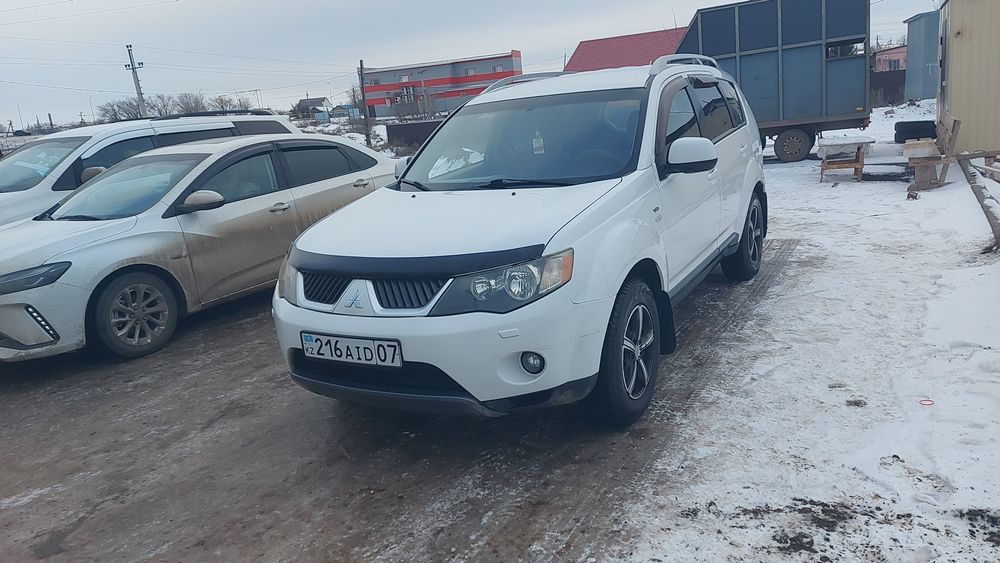 Митсубиси аутлендер