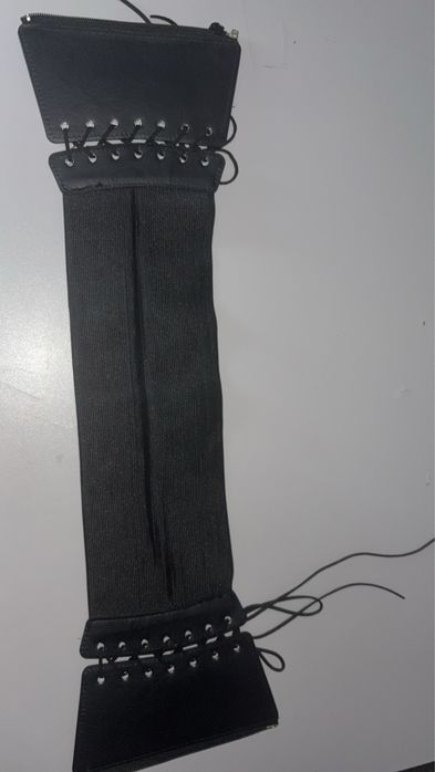 Corset negru cu siret