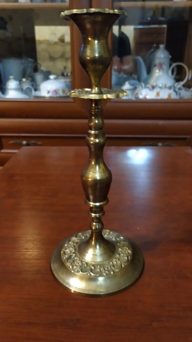 Дева с младенцем и ангелочки.