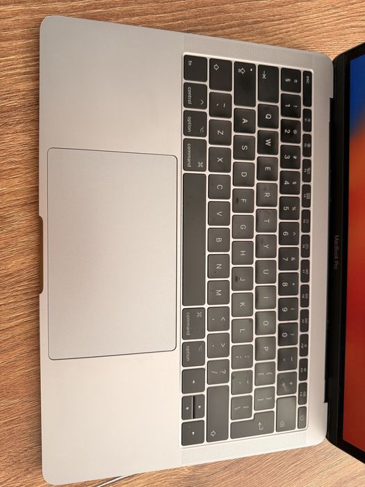 Като НОВ Macbook Pro Mid 2017