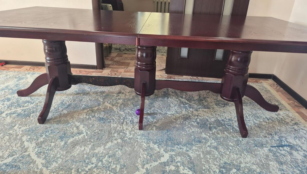 Стол+отырғыштарымен