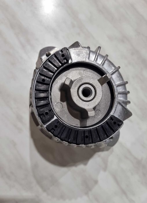 Преден тампон за двигател Mercedes C250 cdi