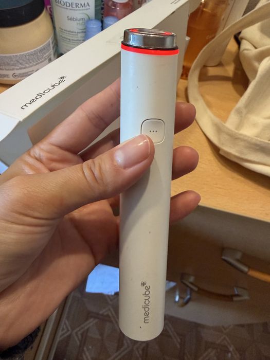 Medicube Mini Booster Pro