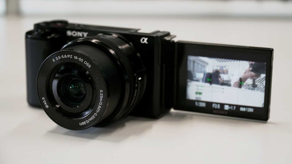 Продам Sony ZV-E10