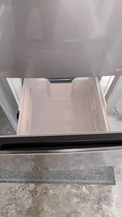 Комбиниран Хладилник с фризер Beko-Беко 203.5 см 351 л HarvestFresh™