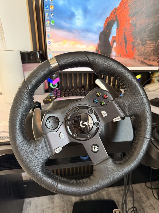 Volan Logitech G920 cu pedale + Schimbator Logitech