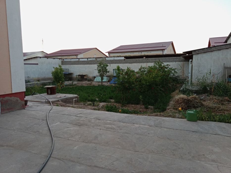 6 sotix 4 xonali uy sotiladi